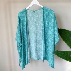 Flowy kimono top
